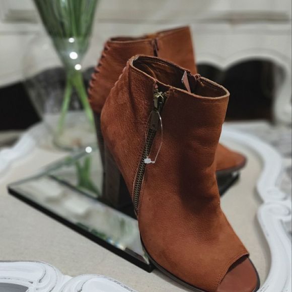 Lucky Brand Brown Ankle Booties - Picture 1 of 16